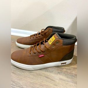Levi’s brown boots for men